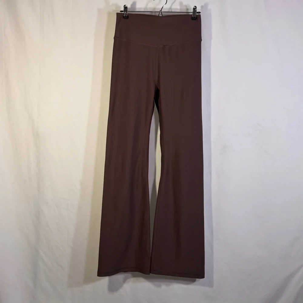 YPB Your Personal Best Abercrombie & Fitch SculptLUX Flared Yoga Pants - Picture 3 of 6